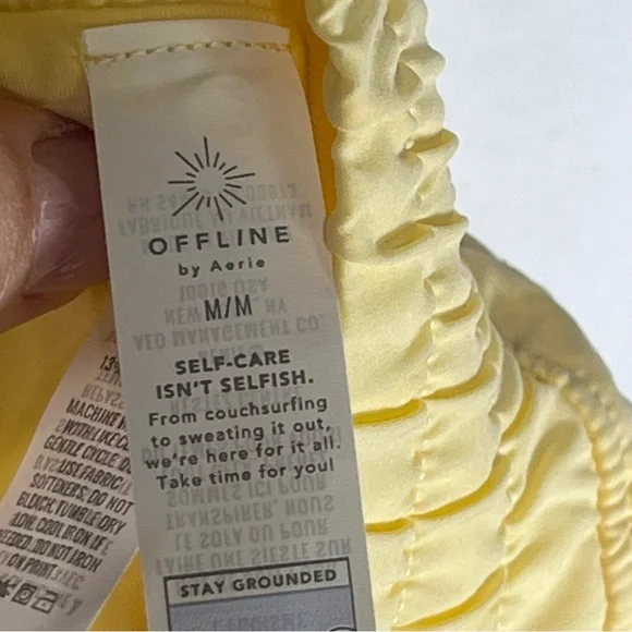 Offline By Aerie 2" Hot Stuff Shorts Butter Yellow Medium Lightweight Gym Run - Picture 8 of 8